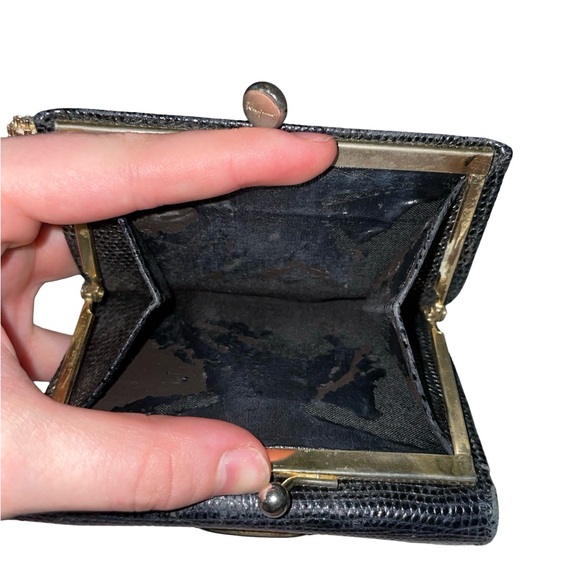 Salvatore Ferragamo Vintage Vara Bow Compact Wallet with Kiss Lock - Picture 5 of 16